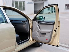 2015款 1.6L 自动 逸俊版