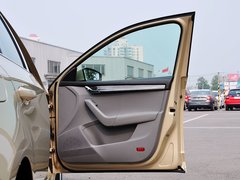 2015款 1.6L 自动 逸俊版