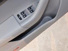 2015款 1.6L 自动 逸俊版