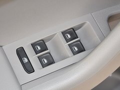 2015款 1.6L 自动 逸俊版