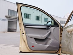 2015款 1.6L 自动 逸俊版