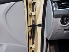 2015款 1.6L 自动 逸俊版