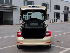 2015款 1.6L 自动 逸俊版