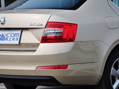 2015款 1.6L 自动 逸俊版