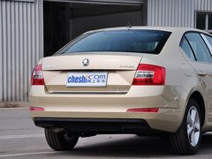 2015款 1.6L 自动 逸俊版