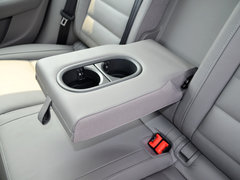 2015款 1.6L 自动 逸俊版