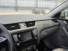 2015款 1.6L 自动 逸俊版