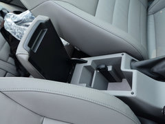 2015款 1.6L 自动 逸俊版