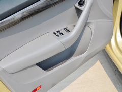 2015款 1.6L 自动 逸俊版
