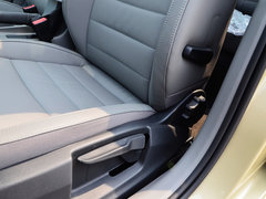 2015款 1.6L 自动 逸俊版
