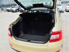 2015款 1.6L 自动 逸俊版