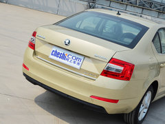 2015款 1.6L 自动 逸俊版