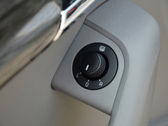 2015款 1.6L 自动 逸俊版