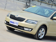 2015款 1.6L 自动 逸俊版
