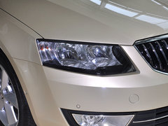 2015款 1.6L 自动 逸俊版