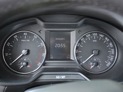 2015款 1.6L 自动 逸俊版