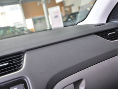 2015款 1.6L 自动 逸俊版