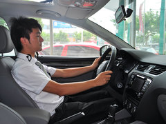 2015款 1.6L 自动 逸俊版
