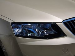 2015款 1.6L 自动 逸杰版