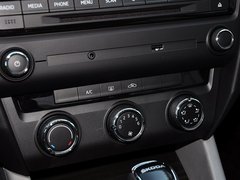 2015款 1.6L 自动 逸杰版
