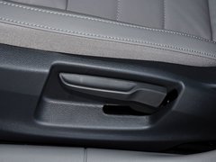 2015款 1.6L 自动 逸杰版