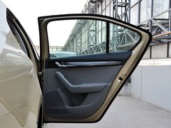 2015款 1.6L 自动 逸杰版