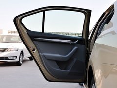 2015款 1.6L 自动 逸杰版