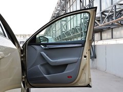 2015款 1.6L 自动 逸杰版