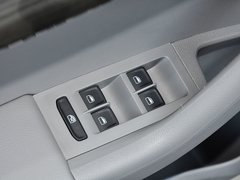2015款 1.6L 自动 逸杰版