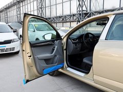 2015款 1.6L 自动 逸杰版