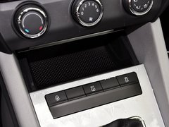 2015款 1.6L 自动 逸杰版