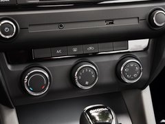 2015款 1.6L 自动 逸杰版