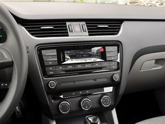 2015款 1.6L 自动 逸杰版