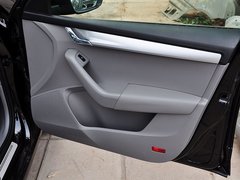 2015款 1.6L 自动 逸杰版