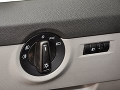 2015款 1.6L 自动 逸杰版