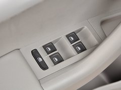 2015款 1.6L 自动 逸杰版