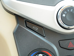 2014款 两厢 1.5L 手动 新青年版