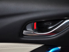2014款 2.0L 自动 蓝天豪华版