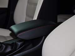 2014款 2.0L 自动 蓝天豪华版