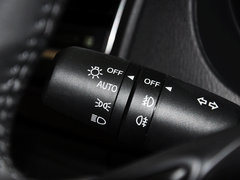 2014款 2.0L 自动 蓝天豪华版
