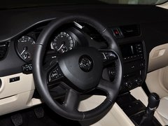 2015款 1.6L 手动 逸杰版