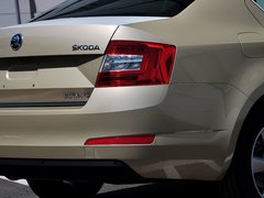 2015款 1.6L 手动 逸杰版