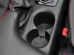 2014款 两厢 1.5L 自动 尊贵型