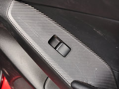 2014款 两厢 1.5L 自动 尊贵型