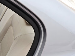 2014款 1.0L 手动标准型