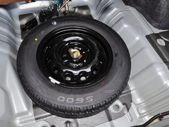 2014款 1.0L 手动标准型