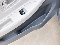2014款 1.0L 手动标准型