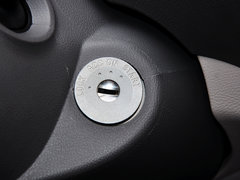 2014款 1.0L 手动标准型