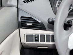 2014款 1.0L 手动标准型