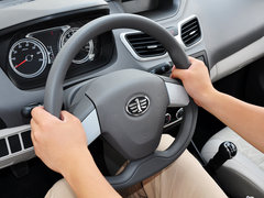 2014款 1.0L 手动标准型